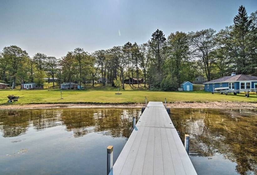 Cabin On Rush Lake W/ Tiki Bar, Grill & Kayaks!