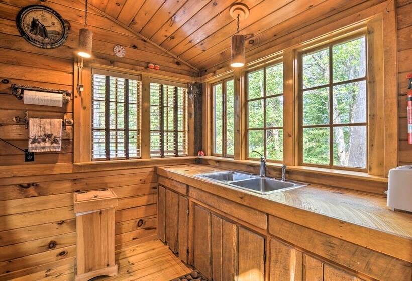 Cabin On Rush Lake W/ Tiki Bar, Grill & Kayaks!