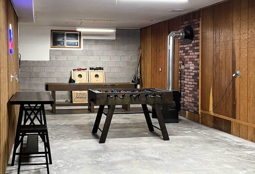 Cabin W/ Hot Tub, By Crater Lake Nat L Park!