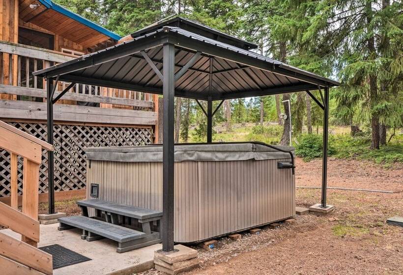 Cabin W/ Hot Tub, By Crater Lake Nat L Park!