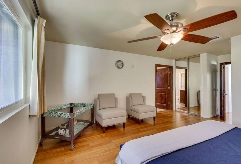 California Retreat   Heated Pool & Foosball Table!