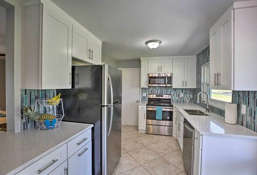 Boat & Fish: Waterfront Cape Coral Home W/ Pool