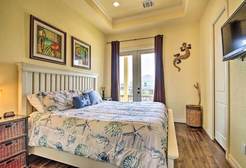 Casa Sol House W/ Deck In Crystal Beach!