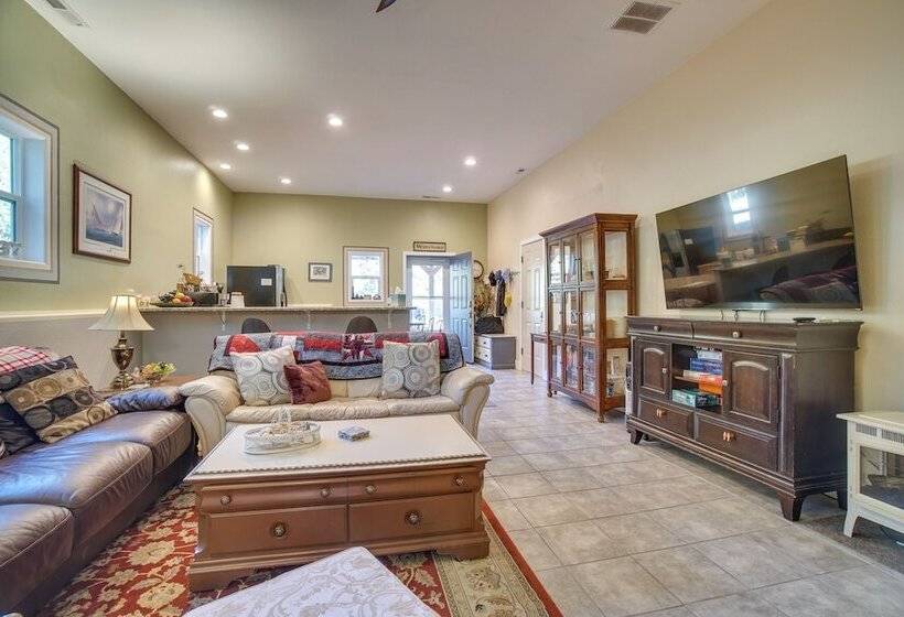 Cascade Cabin Hideaway W/ Views, 1/2 Mi To Lake