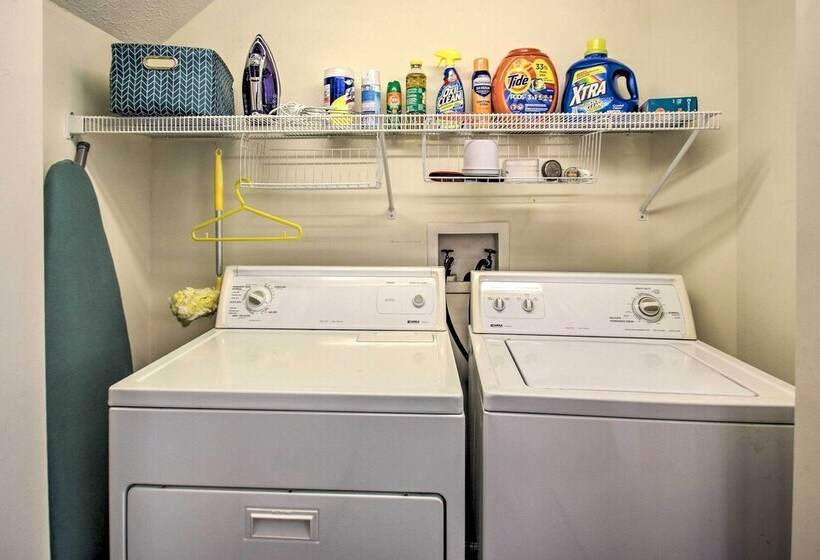 Central Harrisonburg Home W/ Fenced In Yard!