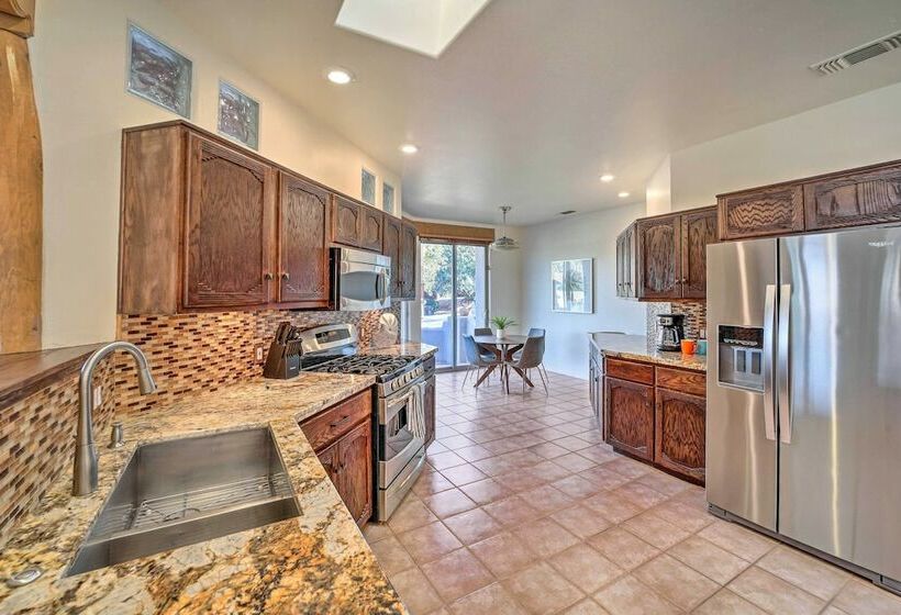 Central Sedona Home W/ Red Rock Mtn View, Fire Pit