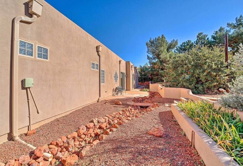 Central Sedona Home W/ Red Rock Mtn View, Fire Pit