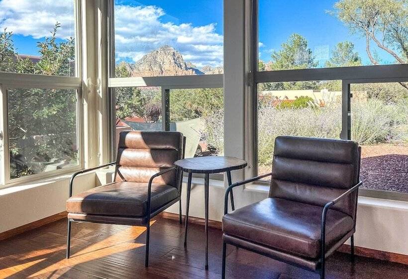 Central Sedona Home W/ Red Rock Mtn View, Fire Pit