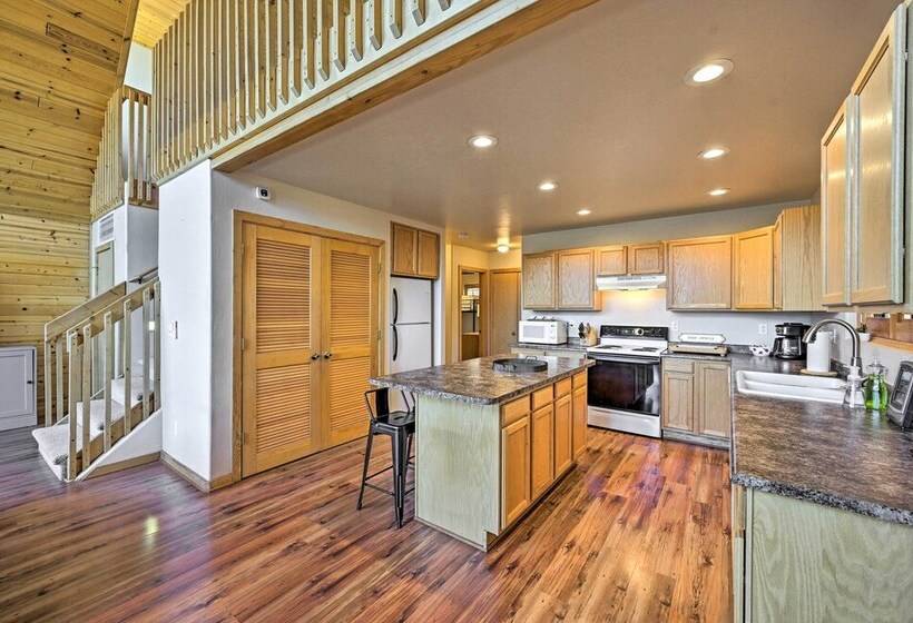 Chalet Style Pine Cabin W/ Wraparound Deck & Views