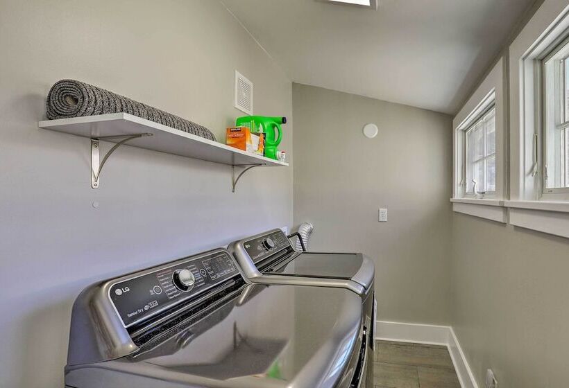 Charming Home W/ Balcony   Walk To Main Street!