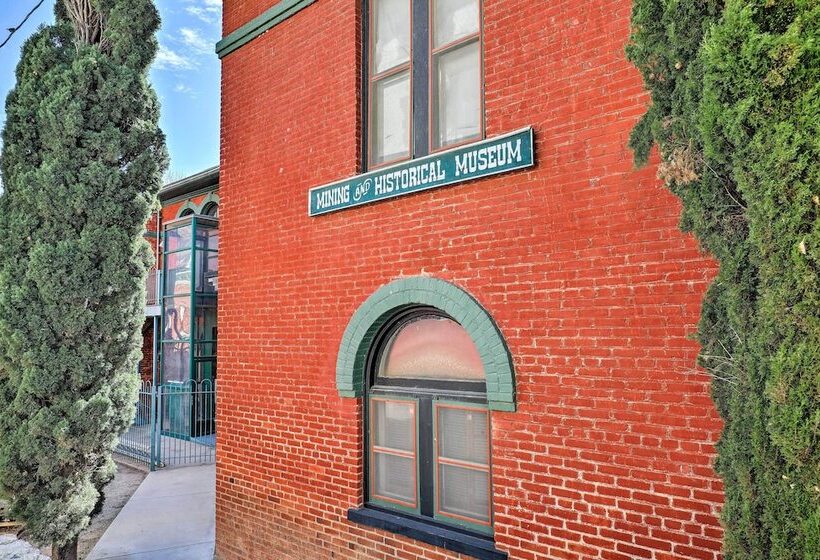 Charming Home W/ Balcony   Walk To Main Street!