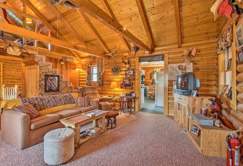 Charming Montana Retreat W/ Mountain Views!