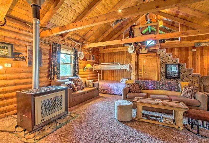 Charming Montana Retreat W/ Mountain Views!