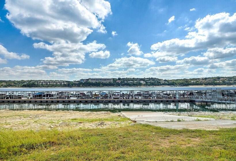 Charming Point Venture Retreat, Lake Travis Access