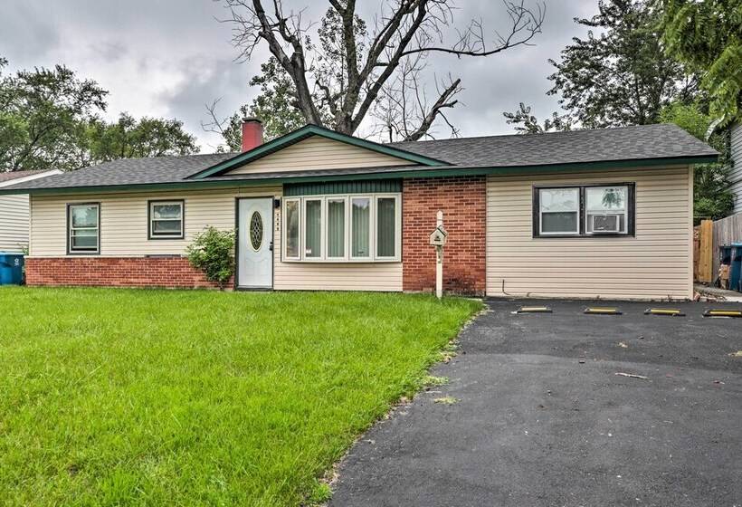 Sauk Village Ranch Home W/ Yard + Fireplace!