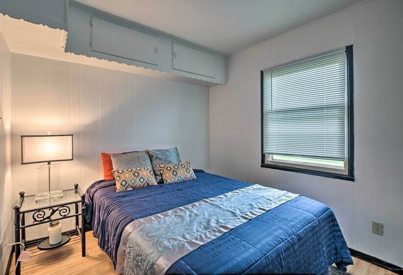 Sauk Village Ranch Home W/ Yard + Fireplace!