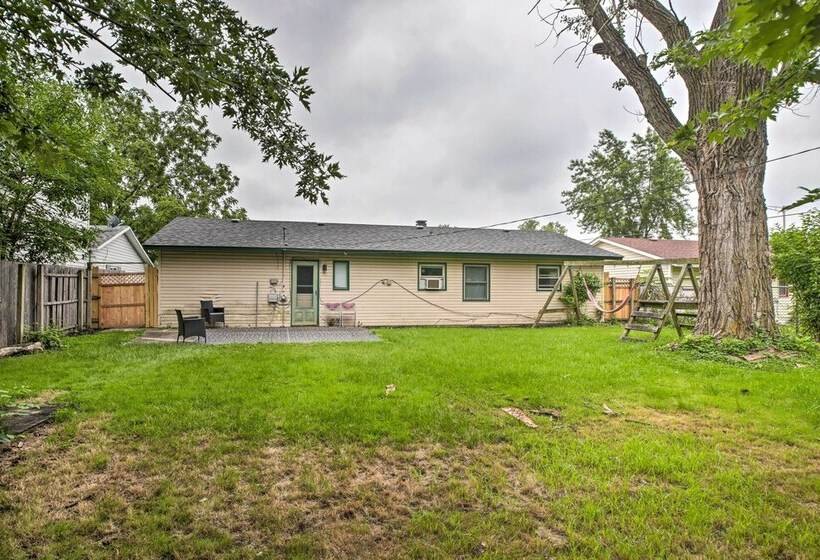 Sauk Village Ranch Home W/ Yard + Fireplace!