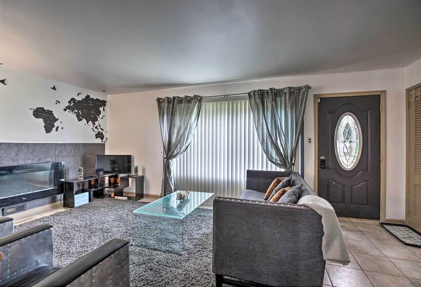 Sauk Village Ranch Home W/ Yard + Fireplace!