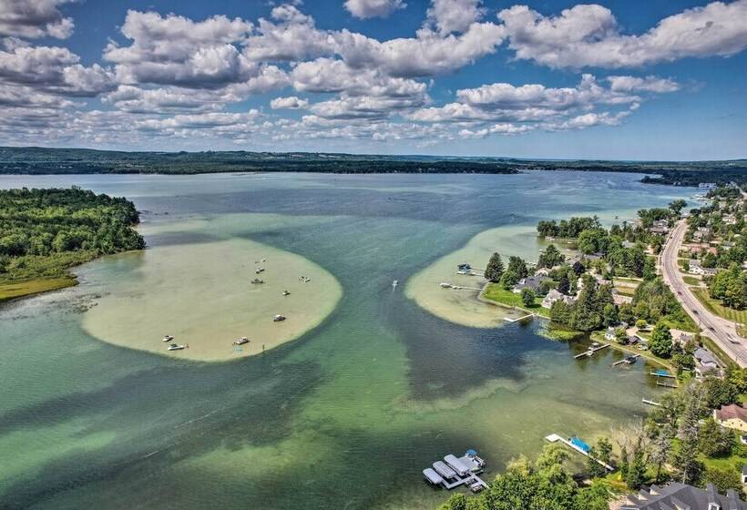 Charming Tiny Cottage 5 W/ Crooked Lake Access!