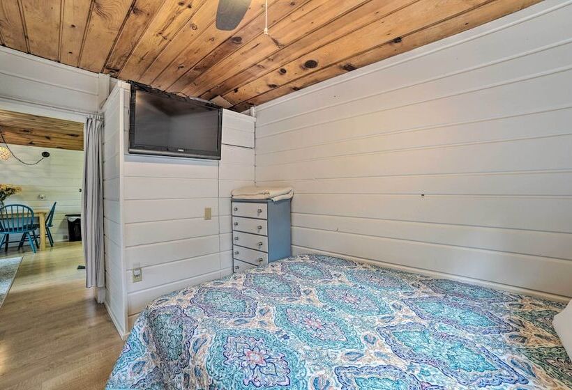 Charming Tiny Cottage 5 W/ Crooked Lake Access!