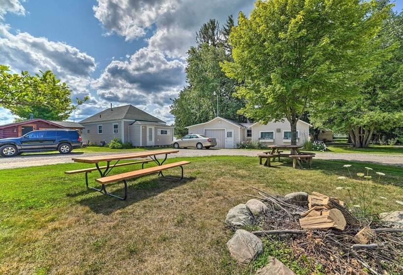 Charming Tiny Cottage 5 W/ Crooked Lake Access!