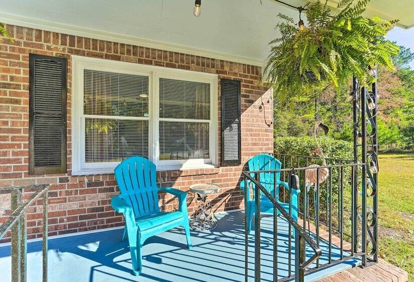 Charming Wilmington Home W/ Screened In Porch