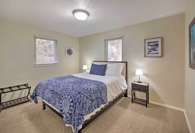 Indianapolis Home ~ 10 Mi To Downtown!