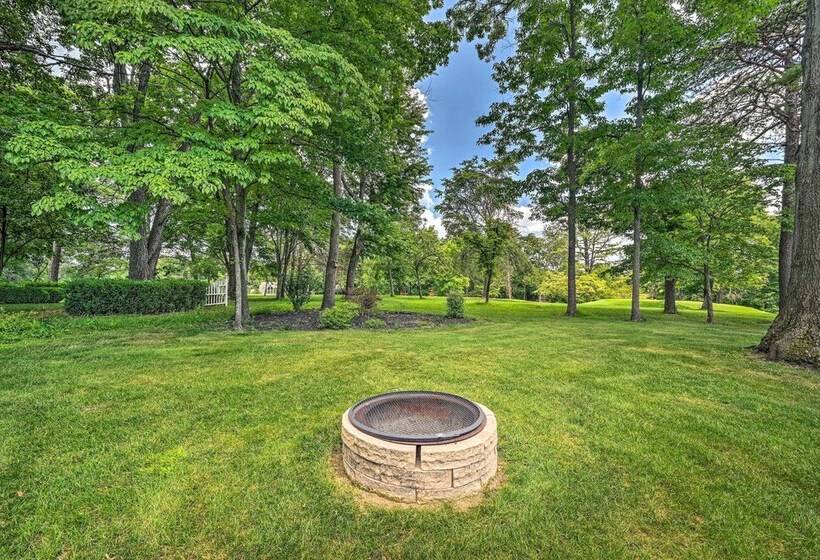 Chic Hedgesville Cabin W/ Golf Course Views!