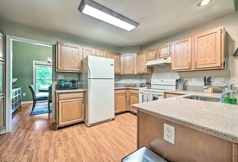 Chic Hedgesville Cabin W/ Golf Course Views!