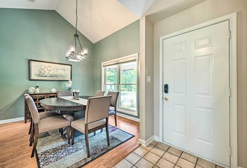 Chic Hedgesville Cabin W/ Golf Course Views!