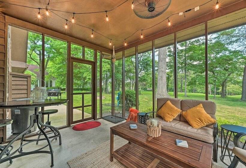 Chic Hedgesville Cabin W/ Golf Course Views!