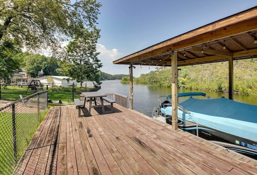 Lakefront Haven Near Oaklawn & Casino Resort!