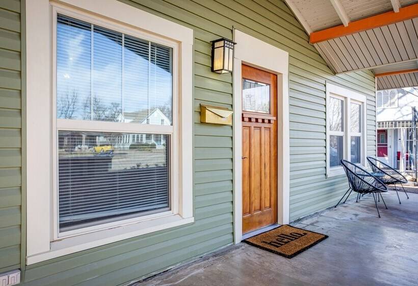 Chic Lawton Home, 5 Mins To Fort Sill!