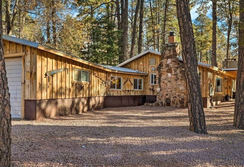 Cozy Cabin Retreat W/ Patio & Fenced Yard