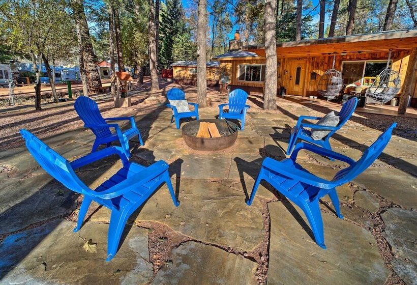 Cozy Cabin Retreat W/ Patio & Fenced Yard