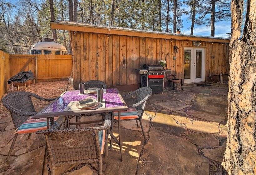Cozy Cabin Retreat W/ Patio & Fenced Yard