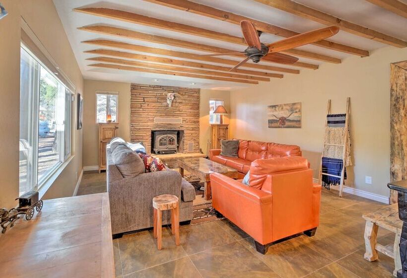 Cozy Cabin Retreat W/ Patio & Fenced Yard