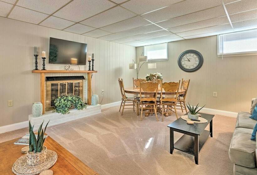 Colonial Beach House W/ Patio: 2 Blocks To Beach!