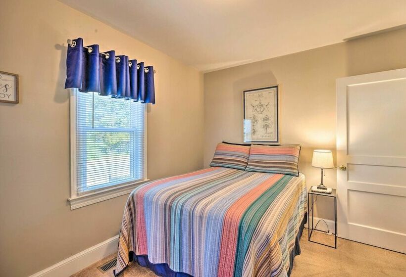 Colonial Beach House W/ Patio: 2 Blocks To Beach!