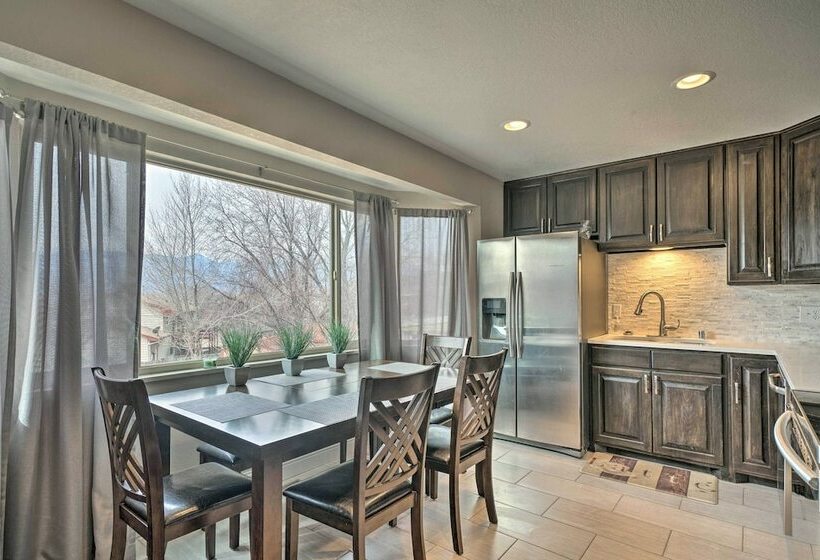 Colorado Springs Home 10 Min To Downtown!