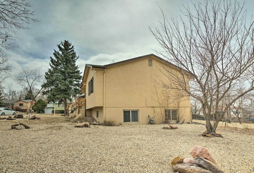 Colorado Springs Home  10 Min To Downtown!