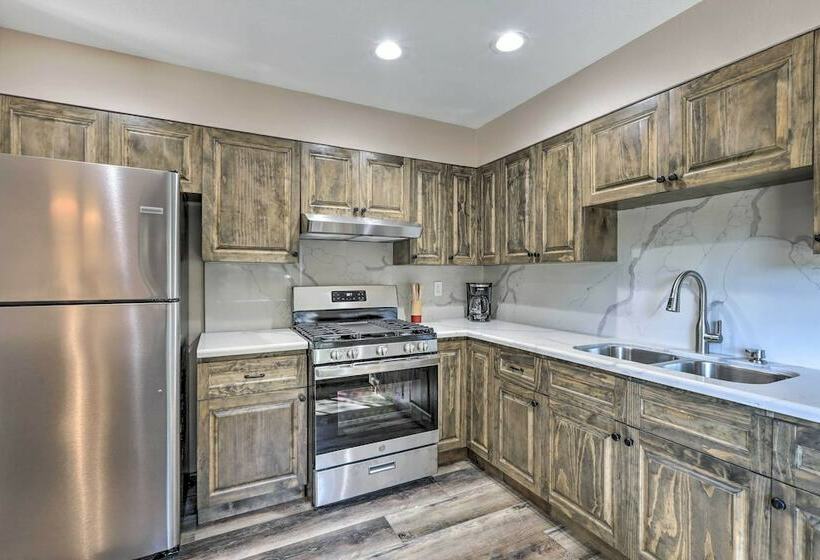 Contemporary Flagstaff Retreat W/ Ponderosas!