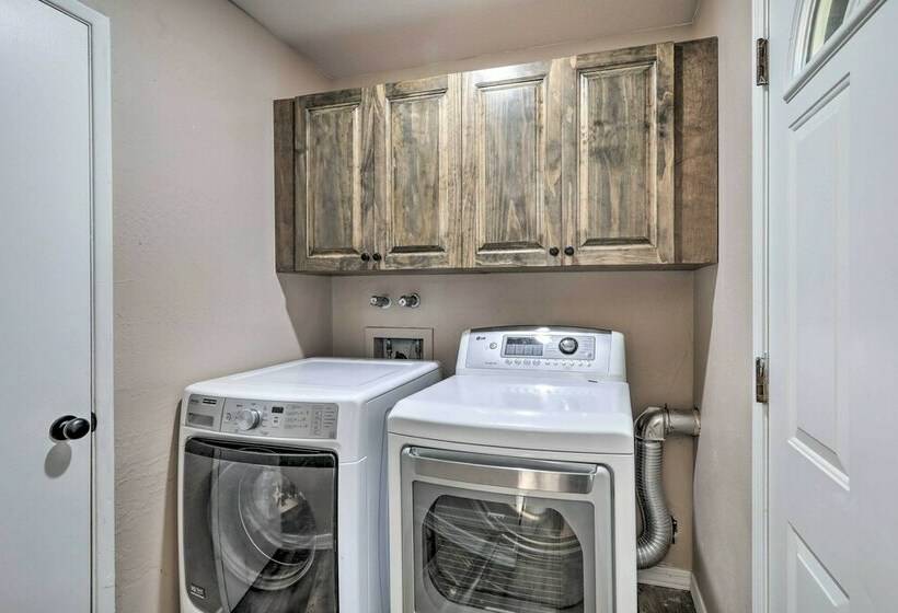 Contemporary Flagstaff Retreat W/ Ponderosas!