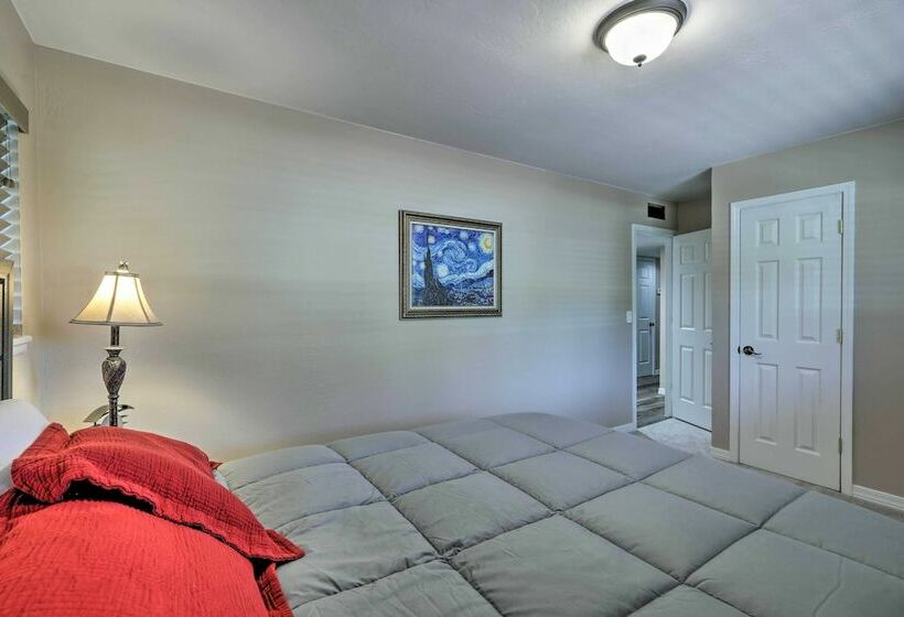 Contemporary Flagstaff Retreat W/ Ponderosas!