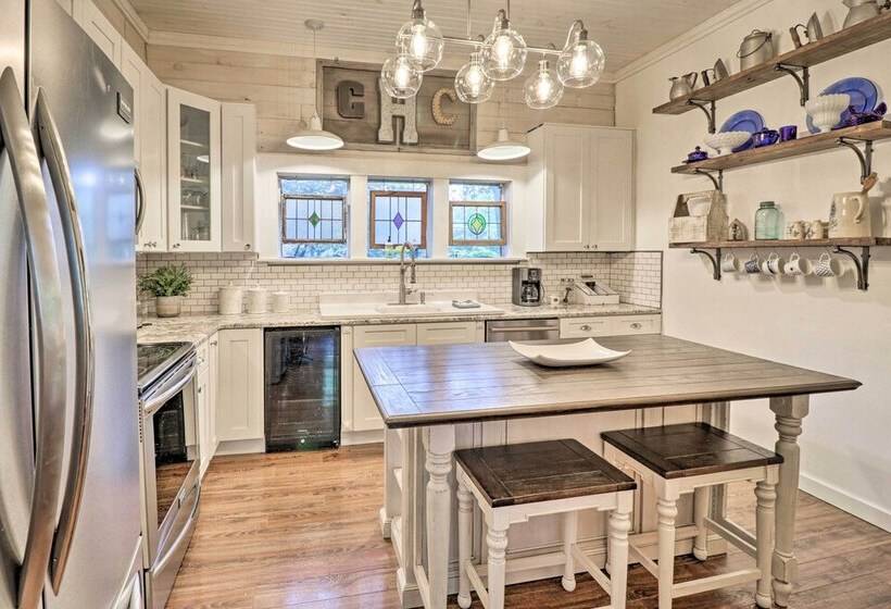 Country Chic Cotter Home W/ Outdoor Living Space!