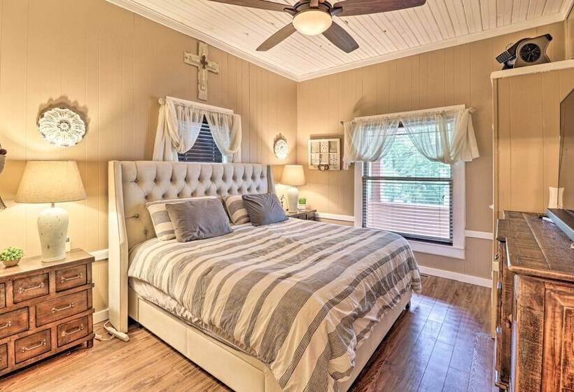 Country Chic Cotter Home W/ Outdoor Living Space!