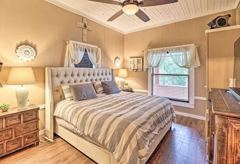 Country Chic Cotter Home W/ Outdoor Living Space!