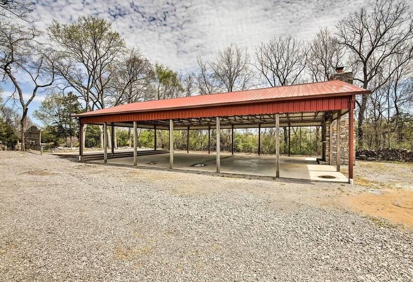 Country Home W/ Fire Pit: 40 Mi To Nashville!