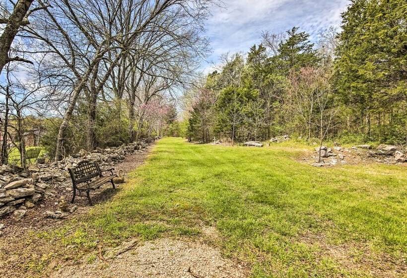 Country Home W/ Fire Pit: 40 Mi To Nashville!