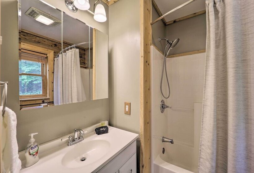 2 Decks & Fire Pit: Scenic Beech Mountain Retreat!